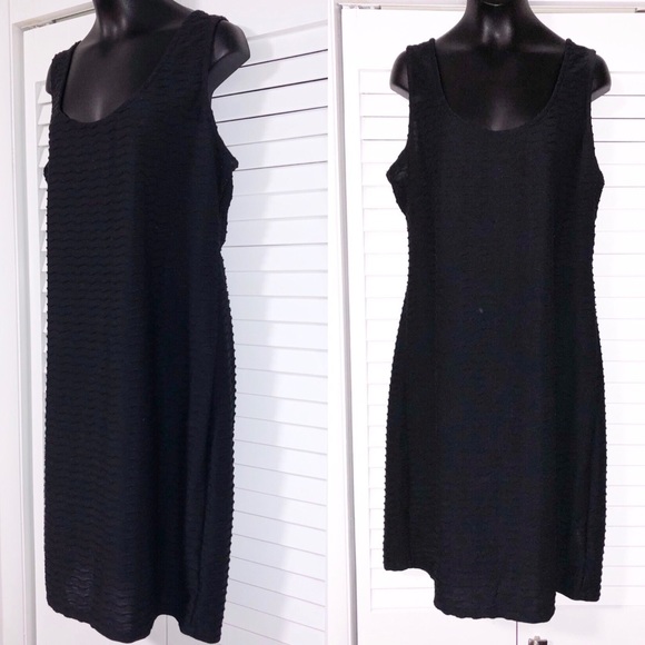 Black dress - Picture 2 of 5